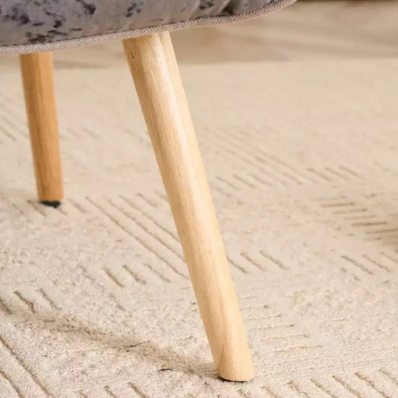 Poltrona a pozzetto imbottita a patchwork con braccioli – Capacità 150 kg, gambe in legno di caucciù