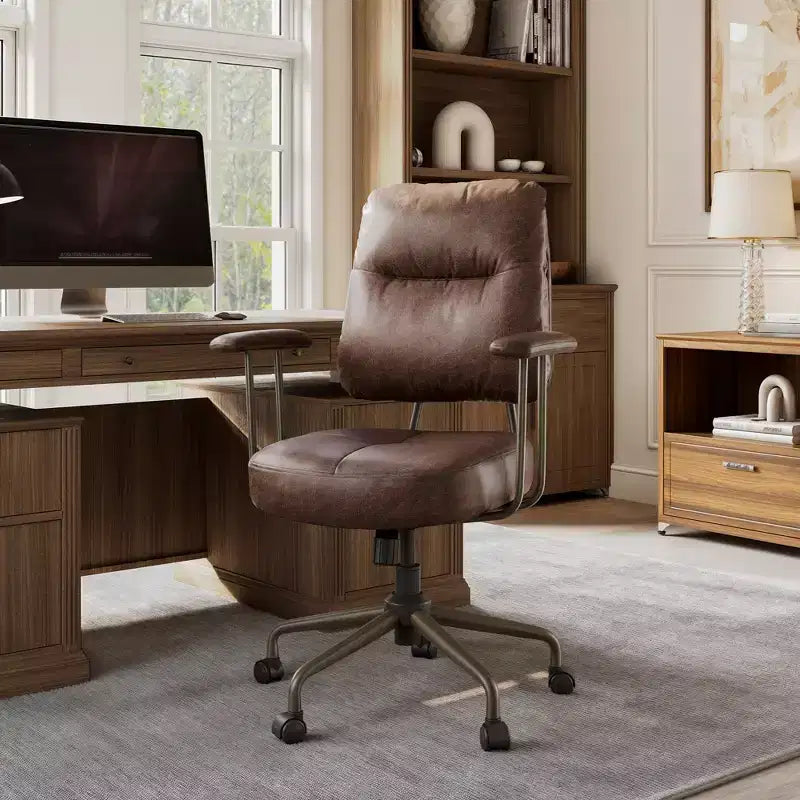 Sedia da ufficio ergonomica in finta pelle scamosciata di ispirazione vintage con braccioli regolabili e girevole