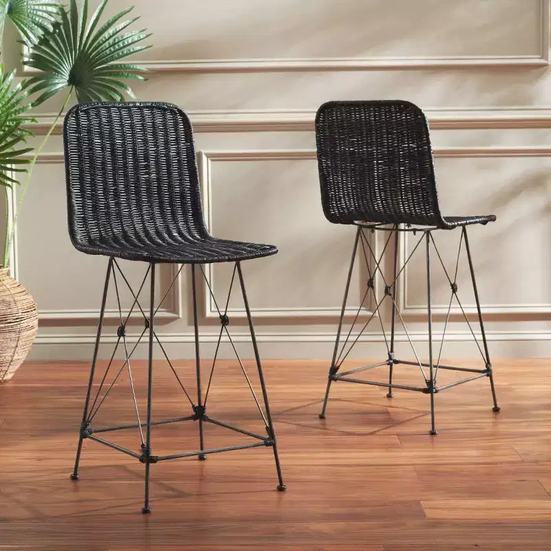 Set di 2 sgabelli da banco in rattan intrecciato con gambe in metallo nero – Altezza seduta 61 cm