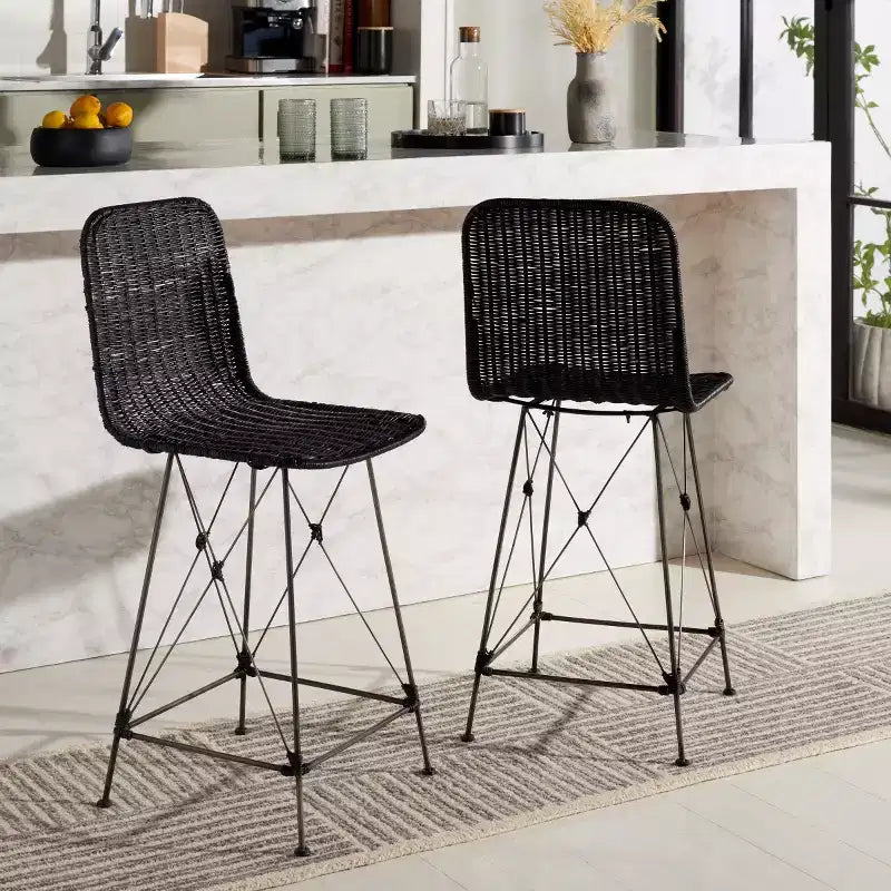 Set di 2 sgabelli da banco in rattan intrecciato con gambe in metallo nero – Altezza seduta 61 cm