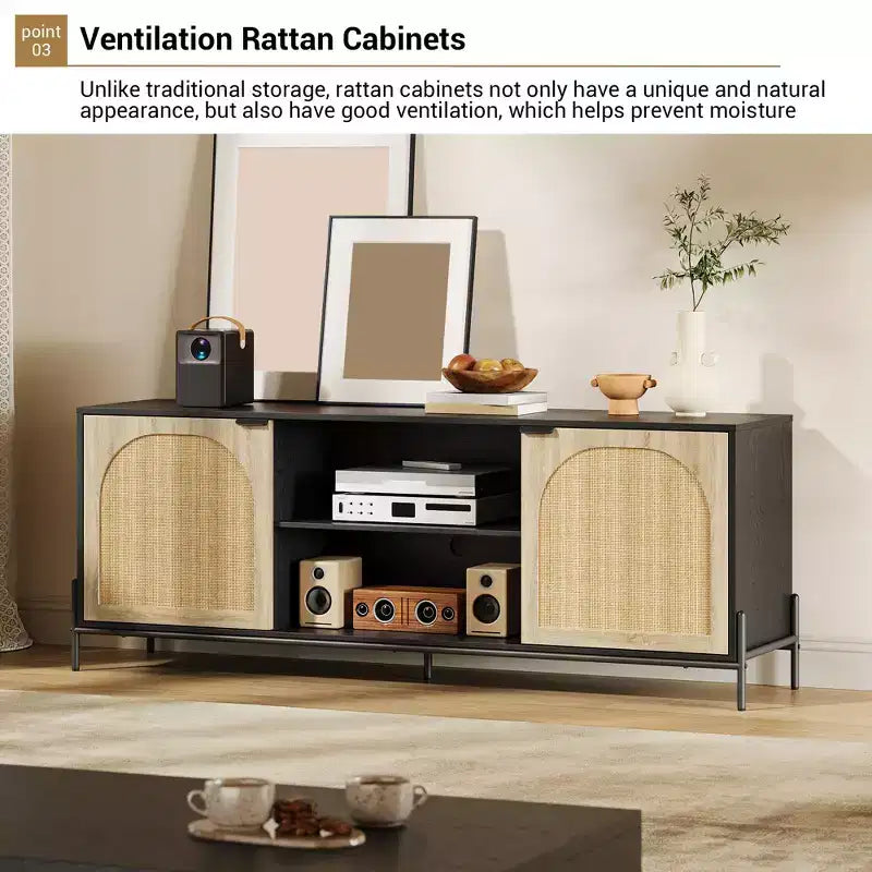 Mobile TV in Rattan da 170 cm con 3 Cassetti, Ante a Battente e Piedini in Metallo – Credenza per Media in Stile Rustico