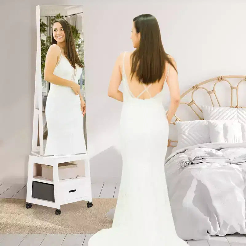 Armadio portagioie girevole a 360° con specchio LED, armadio autoportante a figura intera con serratura e ruote